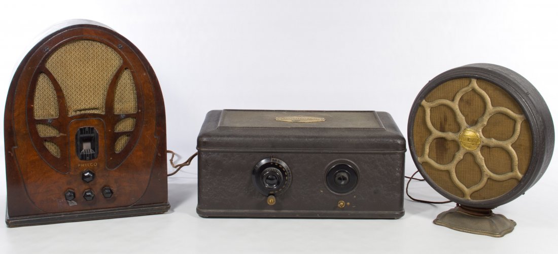 Atwater Kent and Philco Model Radios: Atwater Kent and Philco Model Radios Two table top radios including an Atwater Kent Model #40 with serial number 2718002 and a Philco radio with a model 89 chassis Height: 15.50 inches (tallest) Categ