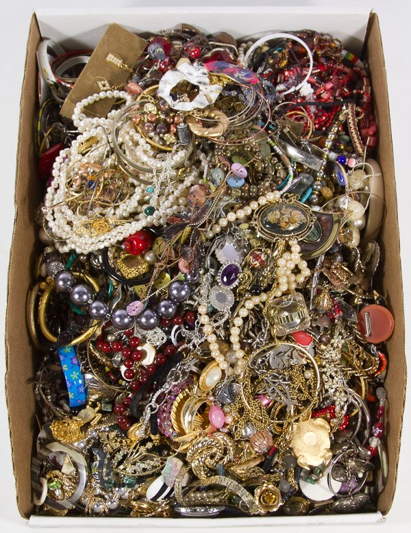 Costume Jewelry Assortment: Costume Jewelry Assortment Including necklaces, earrings, watches and bracelets Length: 54.00 inches (necklace) Category: Jewelry and Timepieces > Costume (Bulk Lots) Shipping Status: Leonard Auction,