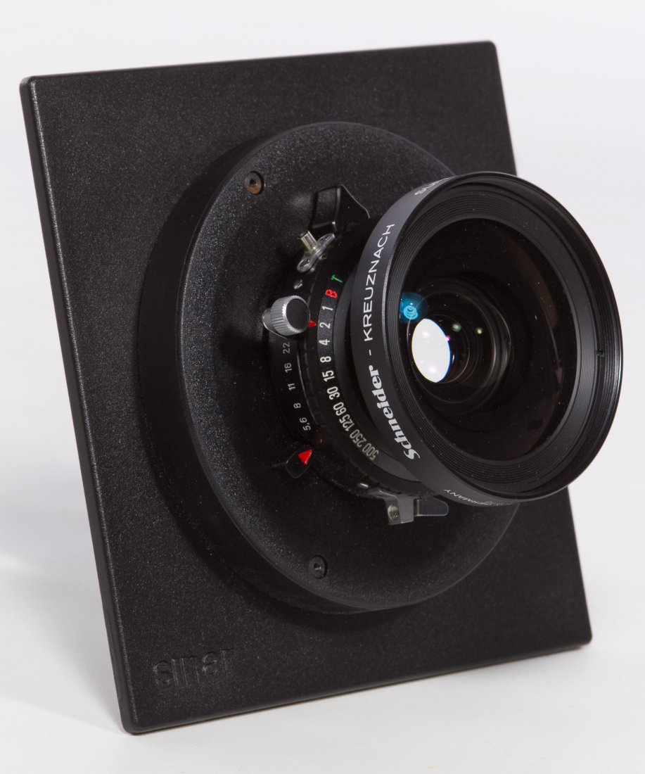 Schneider-Kreuznach Sinar Super-Angulon 75mm Lens: Schneider-Kreuznach Sinar Super-Angulon 75mm Lens Having the board, a Copal No. 0 shutter and two lens caps Height: 5.50 inches, Width: 5.50 inches Category: Cameras and Electronics > Cameras Shipping