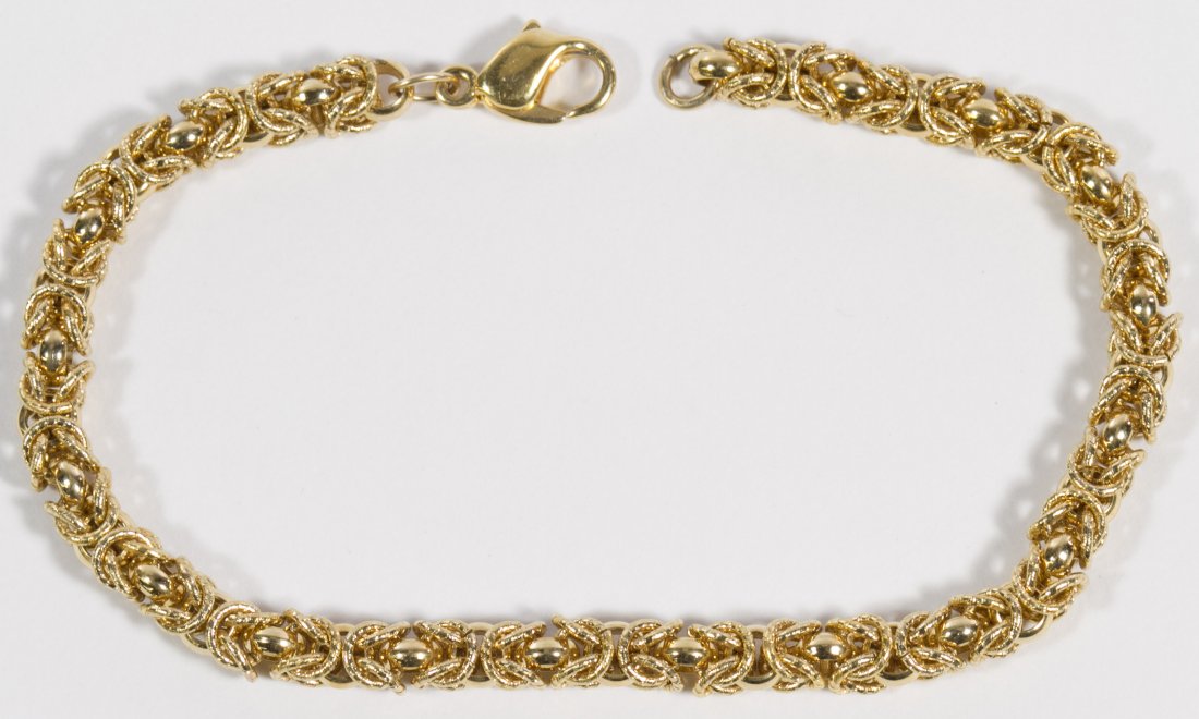 10k Gold Byzantine Link Bracelet: 10k Gold Byzantine Link Bracelet Length: 7.25 inches Weight: 7.46 dwts. Category: Jewelry and Timepieces > 10k Gold Shipping Status: Leonard Auction, Inc. will directly ship via USPS Approximate Sale 