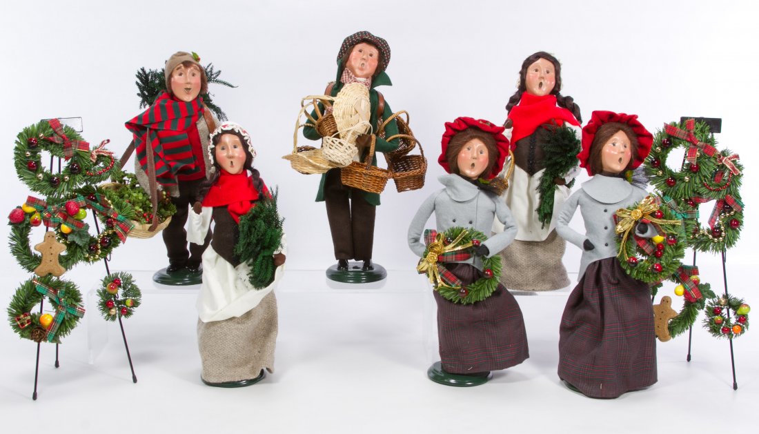 Byers Choice Occupational Assortment: Byers Choice Occupational Assortment Six figures including two female Christmas wreath vendors, a 'Cries of London' basket vendor, two females selling evergreens and a male with a basket of holly; tog