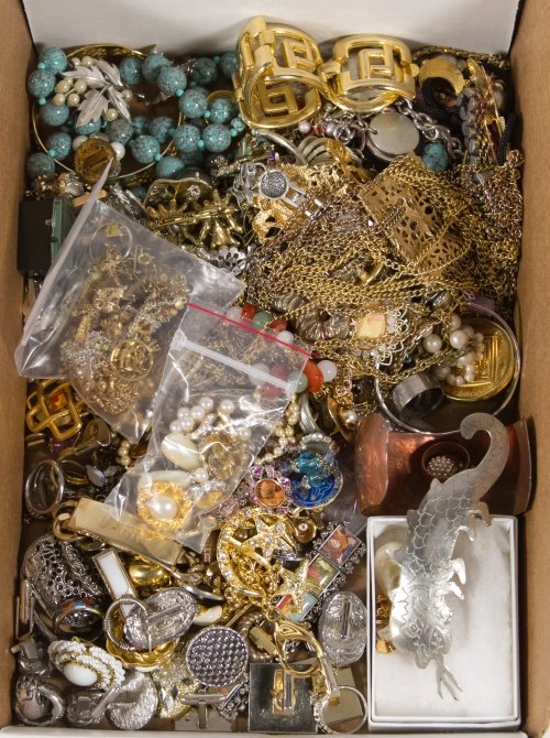 Costume Jewelry Assortment: Costume Jewelry Assortment Including watches, necklaces, cufflinks, pins and bracelets Category: Jewelry and Timepieces > Costume (Bulk Lots) Shipping Status: Due to size, weight, value or shipping co