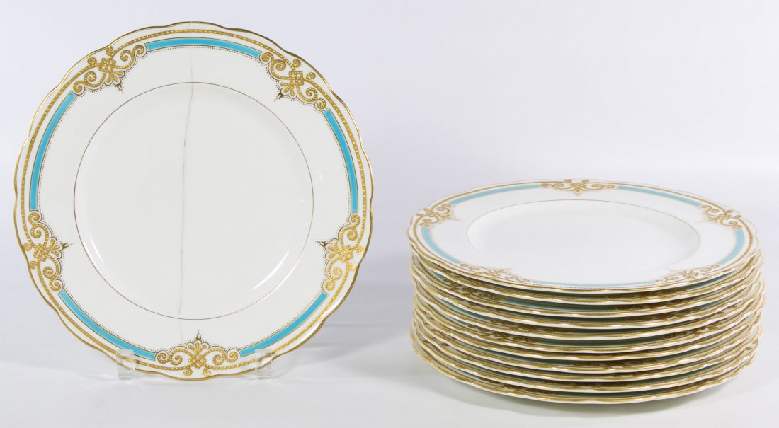 Spode 'Spaulding & Co Chicago' Plates: Spode 'Spaulding & Co Chicago' Plates Twelve plates with gilt moriage and turquoise blue decoration around the edge having a mark en verso 'Spaulding & Co, & Sons, Chicago, Made in England, 17222' Dia