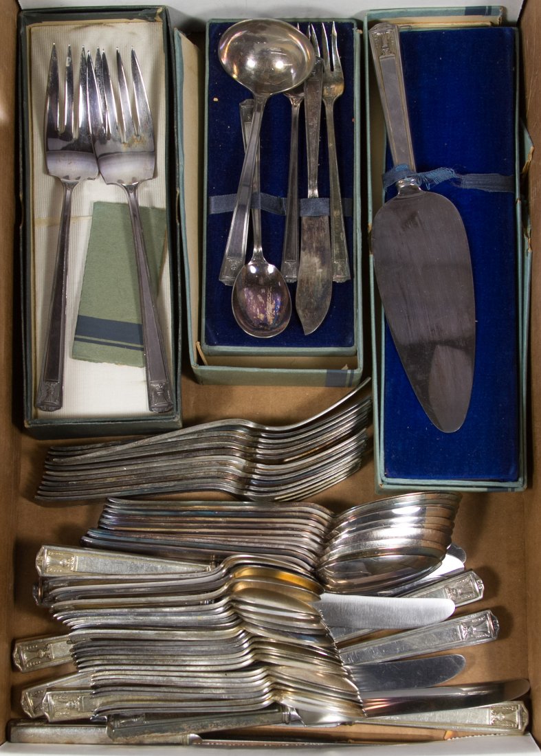 Holmes & Edwards 'Century' Silverplate Flatware: Holmes & Edwards 'Century' Silverplate Flatware Assortment Including (12) dinner knives, (12) dinner forks, (24) teaspoons, (12) spoons, (6) serving utensils and (2) serving forks Length: 9.50 inches 