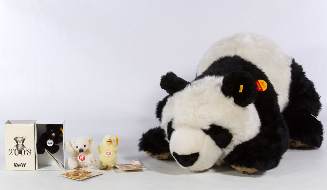 Steiff Animal Assortment: Steiff Animal Assortment Four yellow tag items including a large Panda bear #671395, a miniature white bear, a yellow chicken and a miniature black bear Length: 23.00 inches (Panda) Category: Toys and