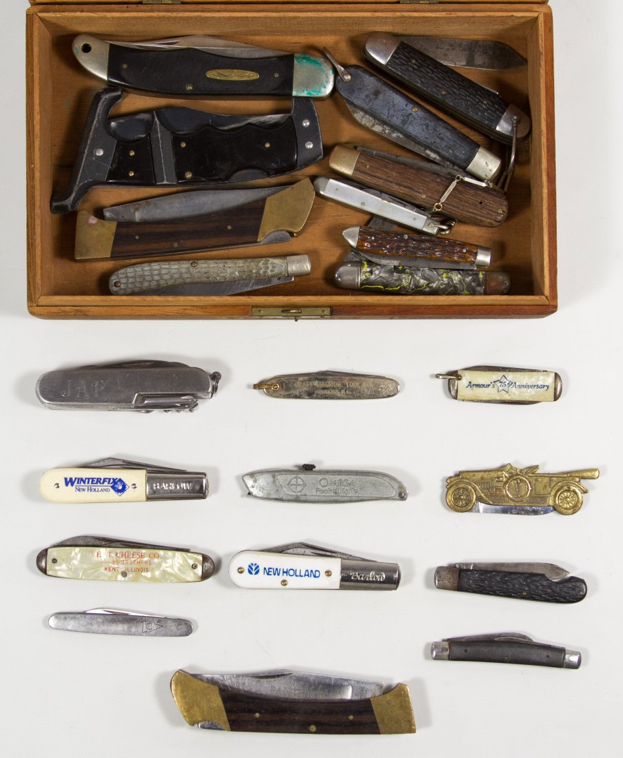 Pocket Knife and Dagger Assortment: Pocket Knife and Dagger Assortment Twenty-two knives in a wooden cigar box including examples from Case XX, Buccaneer, Craftsman, CI Japan, Sabre and Hammer Brand Length: 8.50 inches (Buccaneer) Categ