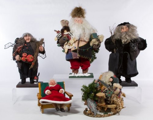 Reflections of Father Christmas Figures by Sally Rose: Reflections of Father Christmas Figures by Sally Rose Nine limited edition figures with clay faces, glass eyes and custom made accessories; together with extra loose accessories Category: Collectibles