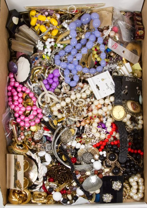 Costume Jewelry Assortment: Costume Jewelry Assortment Including watches, bracelets, earrings, necklaces and pins Category: Jewelry and Timepieces > Costume (Bulk Lots) Shipping Status: Leonard Auction, Inc. will directly ship v