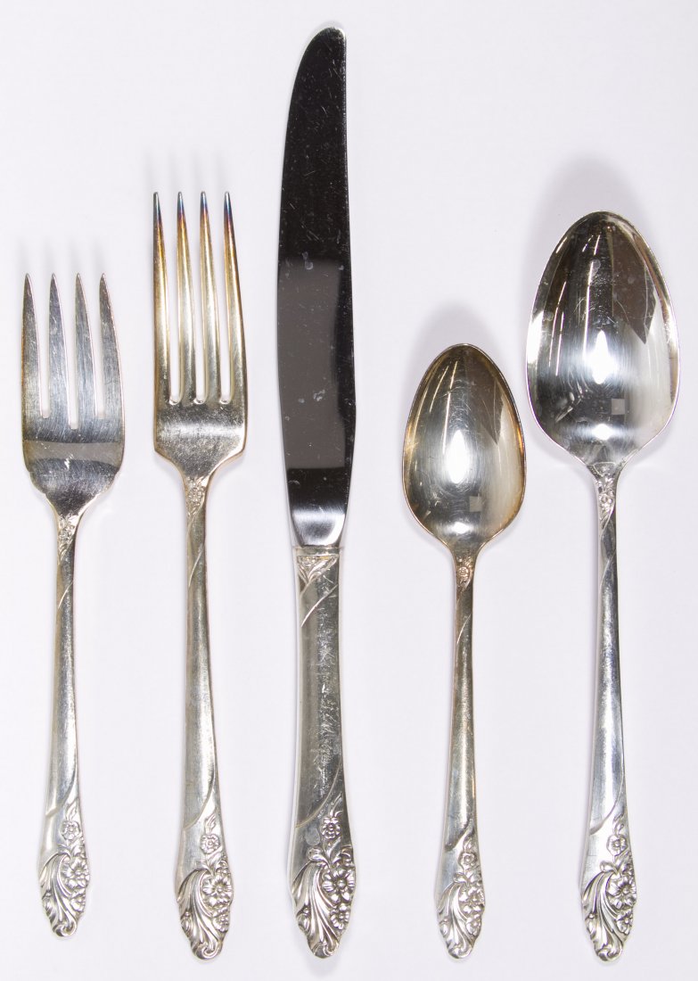 Community 'Evening Star' Silverplate Flatware: Community 'Evening Star' Silverplate Flatware Including (7) dinner knives, (8) dinner forks, (8) salad forks, (16) teaspoons, (8) tablespoons, (4) serving utensils, (8) butter knives and a master butt