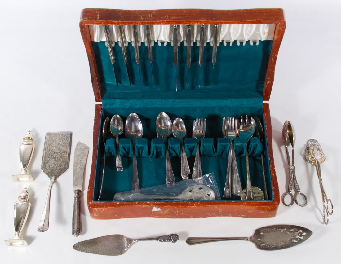 Wm Rogers 'Sectional' Silverplate Flatware: Wm Rogers 'Sectional' Silverplate Flatware Including (8) dinner knives, (8) dinner forks, (8) salad forks, (14) teaspoons, (7) tablespoons and (2) serving spoons; together with nine silverplate utensi