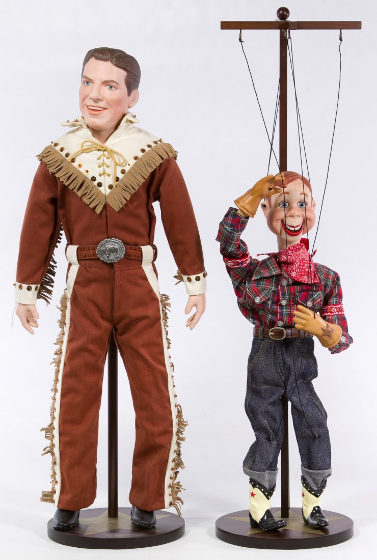 Franklin Mint 'Howdy Doody' Marionette and 'Buffalo: Franklin Mint 'Howdy Doody' Marionette and 'Buffalo Bob' Doll Two 1997 items in original boxes with certificates of authenticity and doll stands Height: 21.00 inches (Buffalo Bob) Category: Toys and D