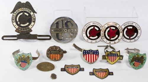 Chicago Motor Club Automobile Enamel Emblems: Chicago Motor Club Automobile Enamel Emblems Five emblems (three Motor Club, Yellow Cab, Checker Cab, Auburn and U.S. Motors); together with a Chicago Motor Club pin and topper, five military car flag
