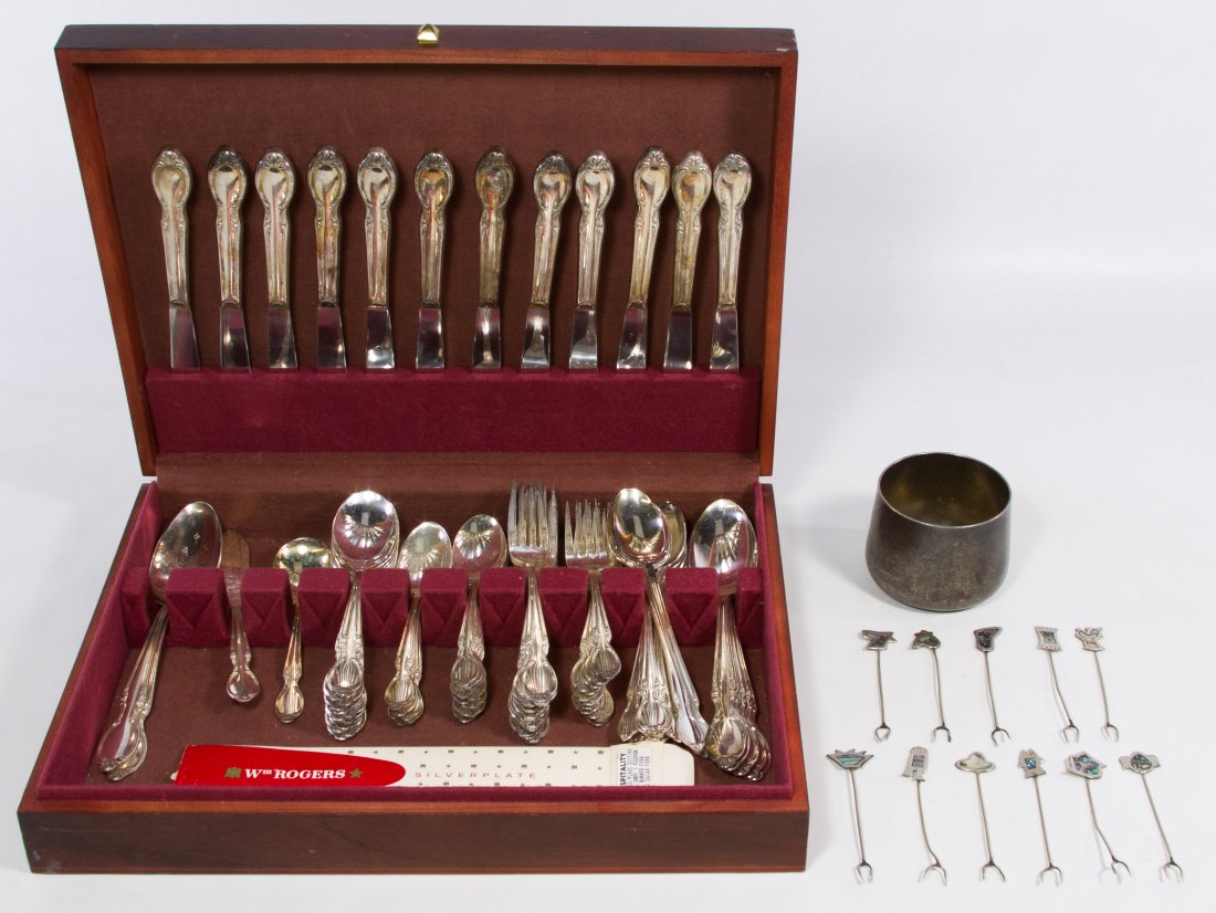 Rogers Bros. Silverplate Flatware: Rogers Bros. Silverplate Flatware Including (12) knives, (12) dinner forks, (12) salad forks, (15) teaspoons, (12) iced teaspoons, (12) soup spoons, (6) serving spoons and (3) serving utensils; togeth