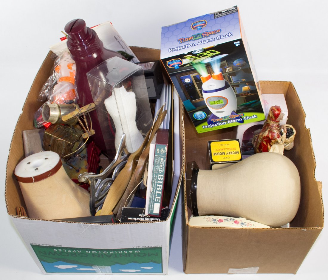 Advertising and Decorative Collectible Assortment: Advertising and Decorative Collectible Assortment Including a Time / Space projection alarm clock, Mickey Mouse bubble bath, a telephone, a head manikin, Hershey's chocolate and Pepsi collectibles Cat