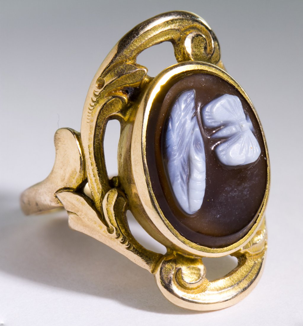 14k Gold and Carved Shell Cameo Ring: 14k Gold and Carved Shell Cameo Ring Having a white butterfly and leaf carved design on a dark background Size: 6.5 Weight: 3.10 dwts. (total weight) Category: Jewelry & Timepieces > 14k Gold Tax Stat