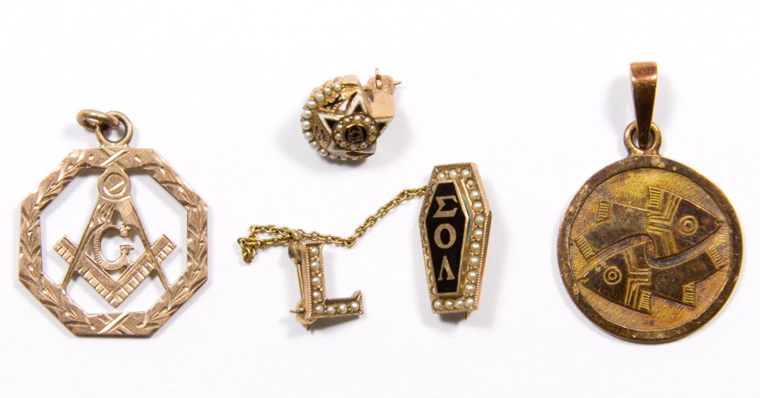 14k Gold Jewelry Assortment: 14k Gold Jewelry Assortment Four pieces; two pendants including Masonic and two pins having seed pearls and enamel including Eastern Star and fraternal Length: 1.00 inches (round pendant) Weight: 7.49