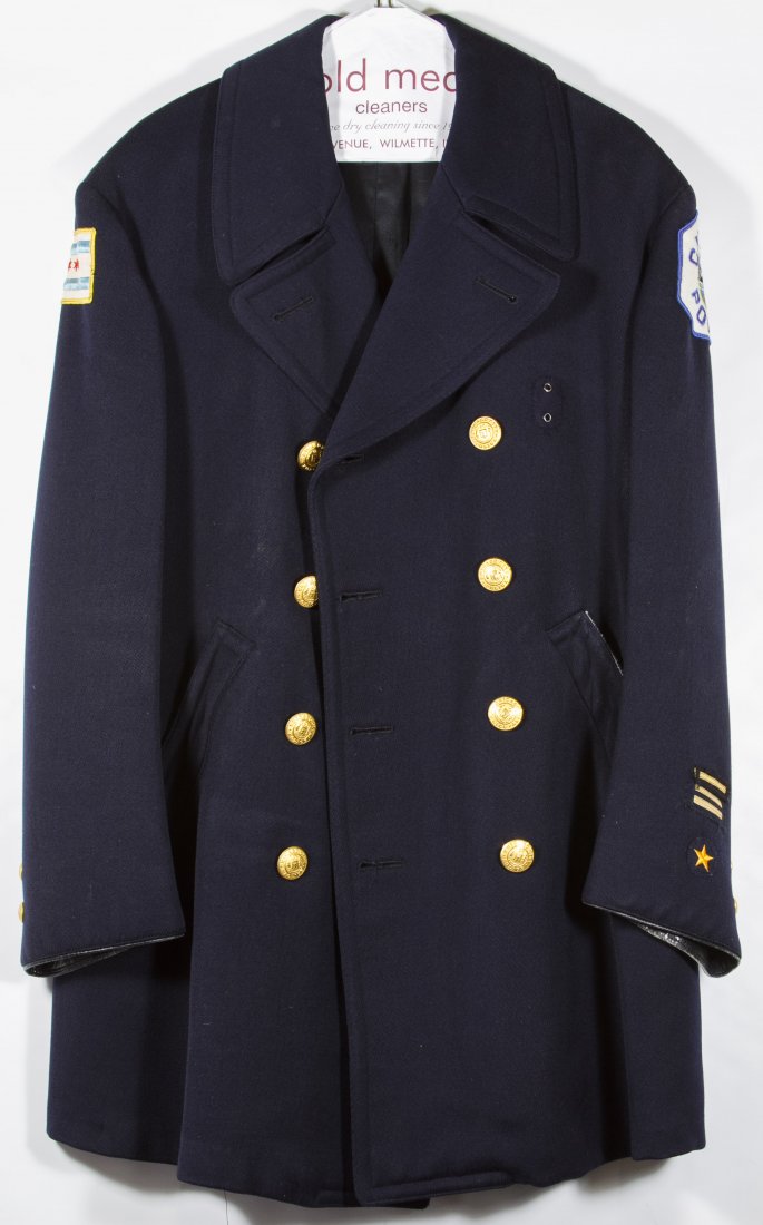 Chicago Police Uniform Jacket: Chicago Police Uniform Jacket Having three bars and one star on the right sleeve, the Chicago flag patch and the CPD patch Length: 31.00 inches, Width: 22.00 inches Category: Collectibles > Police & F