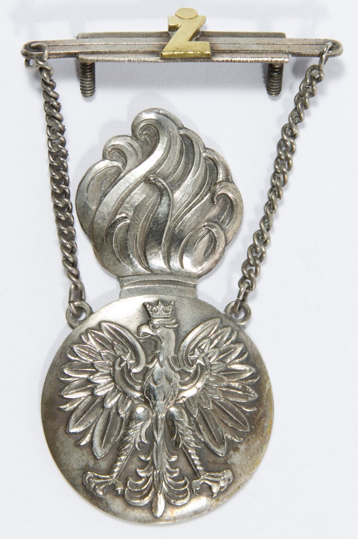 World War II Era Polish Military Police Badge: World War II Era Polish Military Police Badge Having the Polish eagle with a flame overhead Height: 2.50 inches, Width: 1.75 inches Category: Military & Weapons > World War II Shipping Status: Leonard
