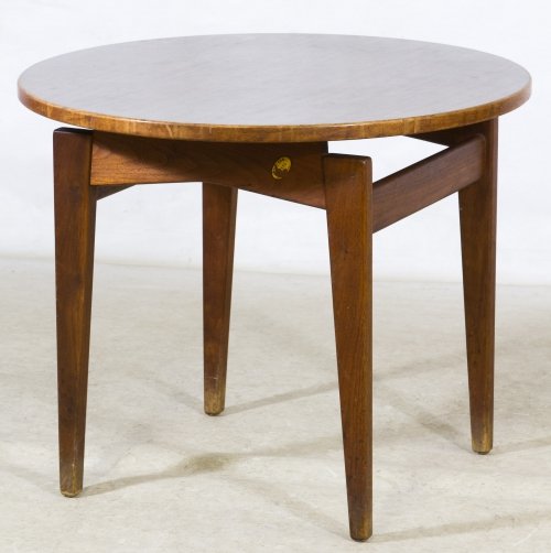 Mid-Century Modern Table by Jens Risom: Mid-Century Modern Table by Jens Risom c.1960, having a round top, attached sticker decal on the underside, labeled 'Property of Autumn Leaves Bldg Room' on the underside Height: 21.00 inches, Diamete