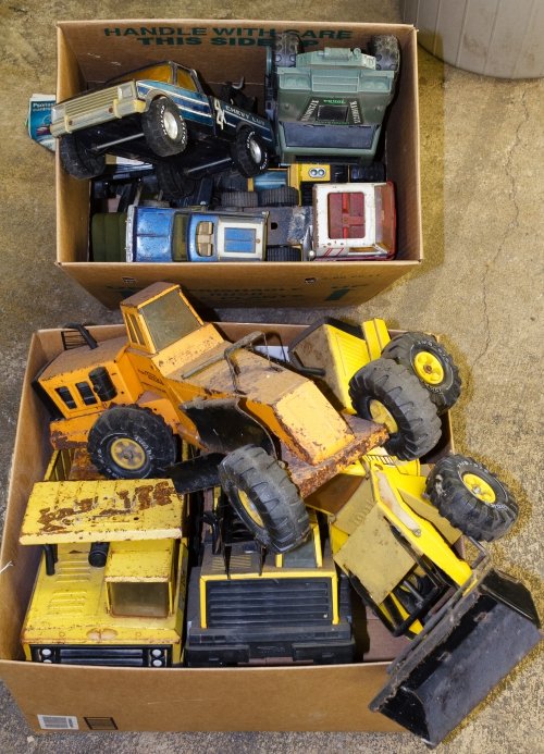 Tonka, Nylint and Buddy L Toy Vehicle Assortment: Tonka, Nylint and Buddy L Toy Vehicle Assortment Including tractors, dump trucks, jeeps and cars Length: 27.00 inches (longest) Category: Toys and Dolls > Vintage Toys Shipping Status: Due to size, we