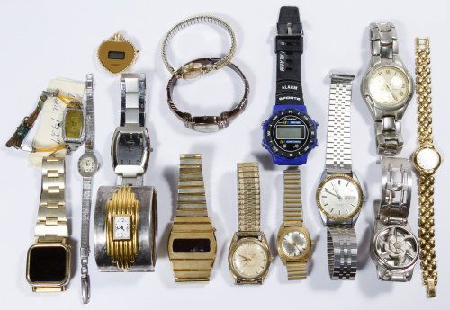 Wrist Watch Assortment: Wrist Watch Assortment Including examples from Gruen, Bulova, Novelle and Benrus Category: Jewelry & Timepieces > Watches Shipping Status: Leonard Auction, Inc. will directly ship via USPS Approximate