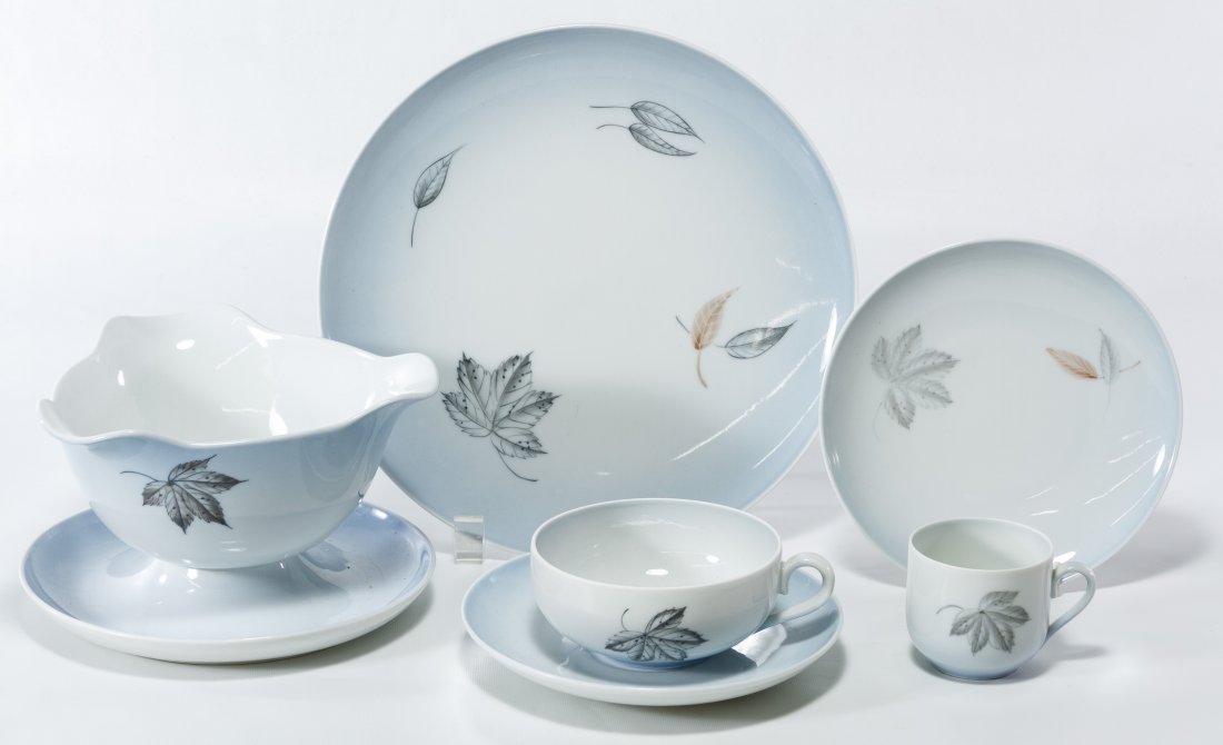 Bing & Grondahl 'Falling Leaves' Partial China Service: Bing & Grondahl 'Falling Leaves' Partial China Service Including (4) dinner plates, (16) bread and butter plates, (24) various size cups, (21) various size saucers, a tea pot, a creamer, a sugar bowl 