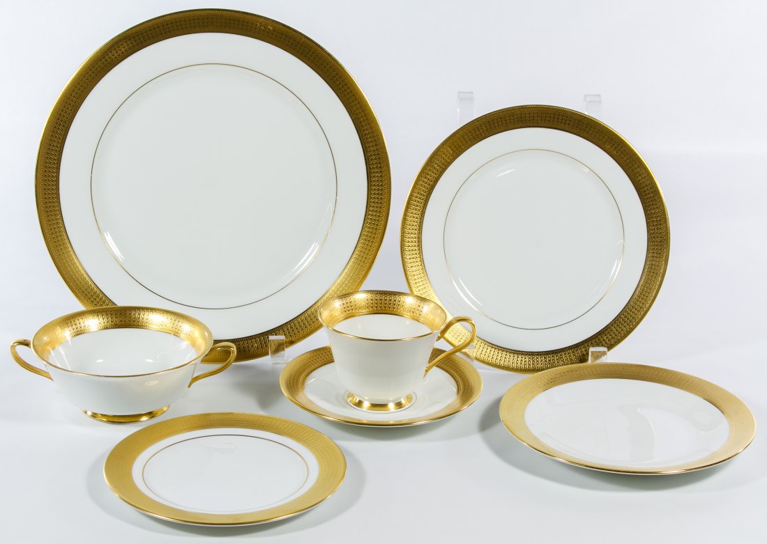 Oxford by Lenox 'Maldon' China Service: Oxford by Lenox 'Maldon' China Service Including (10) dinner plates, (8) salad plates, (11) dessert plates, (9) bread plates, (9) coffee cups, (8) coffee saucers and (8) soup bowls Diameter: 10.75 inc