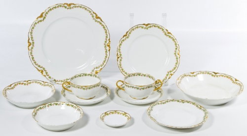 Haviland 'Red Clover' China Service: Haviland 'Red Clover' China Service Including (15) dinner plates, (15) dessert plates, (15) bread plates, (12) cereal bowls, (12) salad bowls, (6) fruit bowls, (12) bullion cups, (15) coffee cups, (26