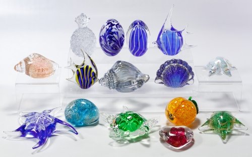 Taiwan Paperweight Assortment: Taiwan Paperweight Assortment Fifteen glass paperweights including fish, shell, egg and turtle motifs; made in Taiwan decals Category: Glass > Paperweights Shipping Status: Leonard Auction, Inc. will 