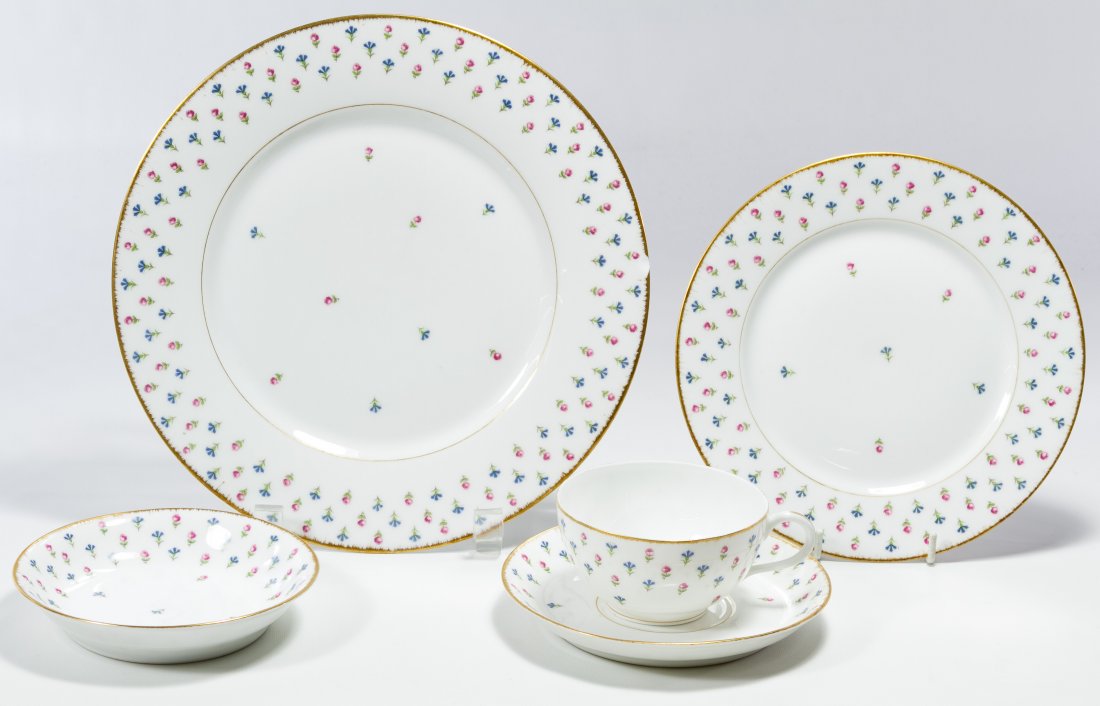 Limoges France China Service for Twelve: Limoges France China Service for Twelve Including dinner plates, salad plates, bread and butter plates, cups, saucers, fruit bowls and serving pieces Diameter: 9.50 inches (dinner plate) Category: Por