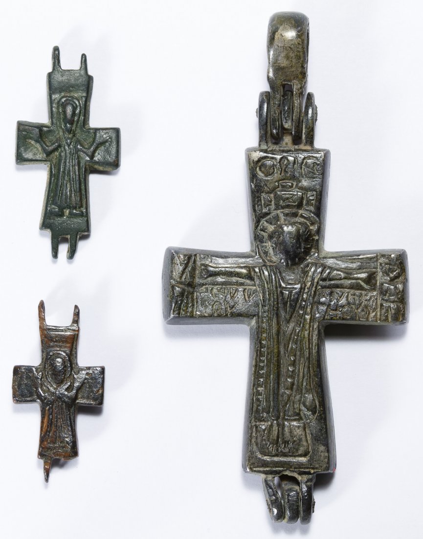 Byzantine Bronze Crosses: Byzantine Bronze Crosses Three items including a 7th century two sided hinged cross and two reliquary cross parts Height: 4.50 inches (largest) Category: Collectibles > Religious Shipping Status: Leon