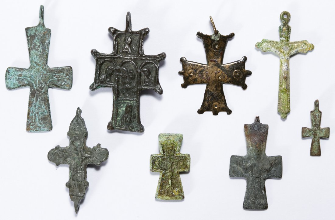 Byzantine Metal Cross Assortment: Byzantine Metal Cross Assortment Including eight crosses with six having images of Christ Height: 2.00 inches (largest) Category: Collectibles > Religious Shipping Status: Leonard Auction, Inc. will d