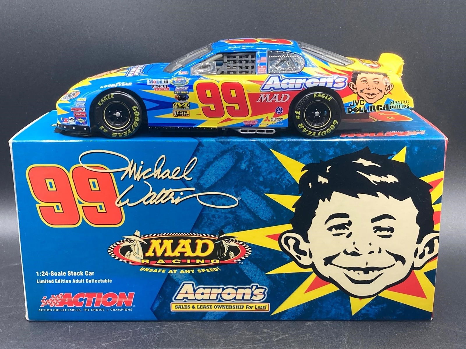 Michael Waltrip Signed Mad Racing 1:24 Die Cast (1 of 9)