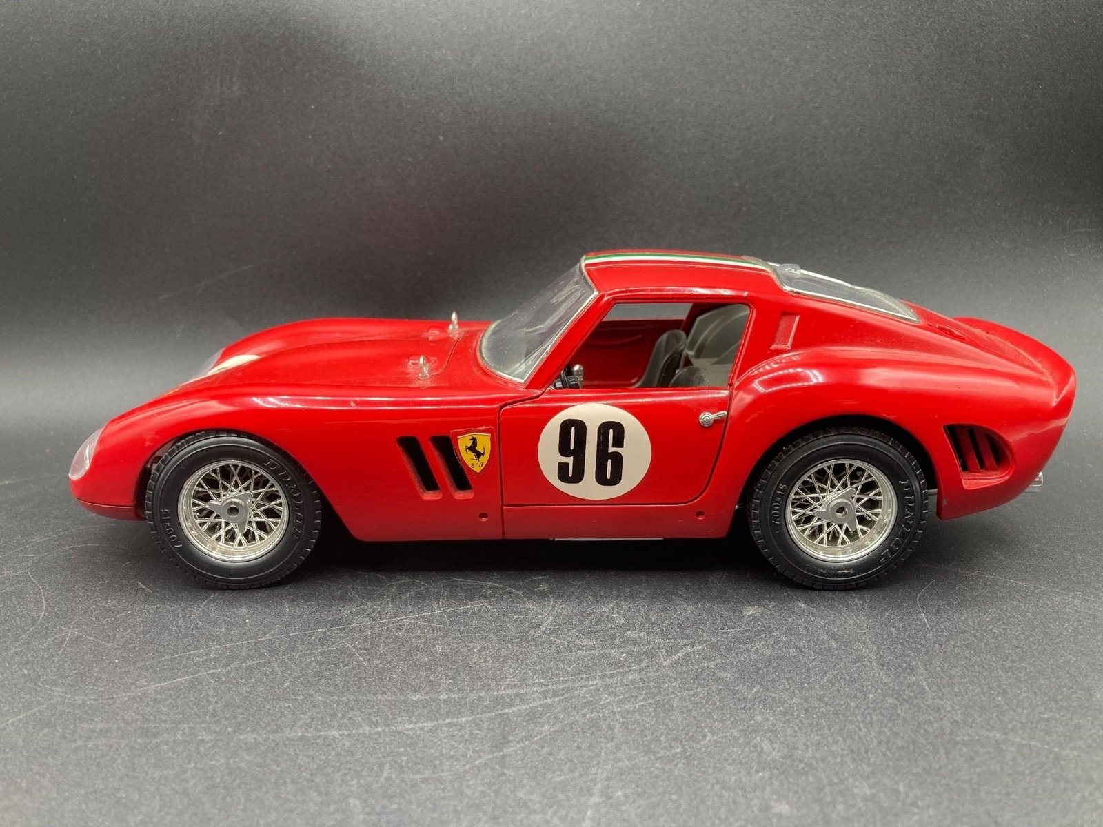 Burago 1/18 1962 Ferrari GTO Die Cast: Burago 1/18 1962 Ferrari GTO Die Cast