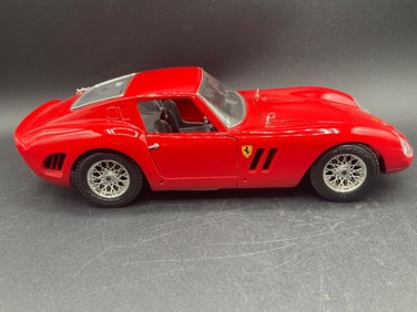 Burago 1/18 1962 Ferrari GTO Die Cast