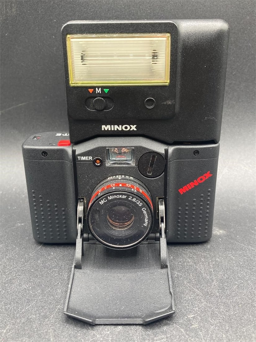 Minox GT-E Camera & FC 35 Flash (1 of 11)