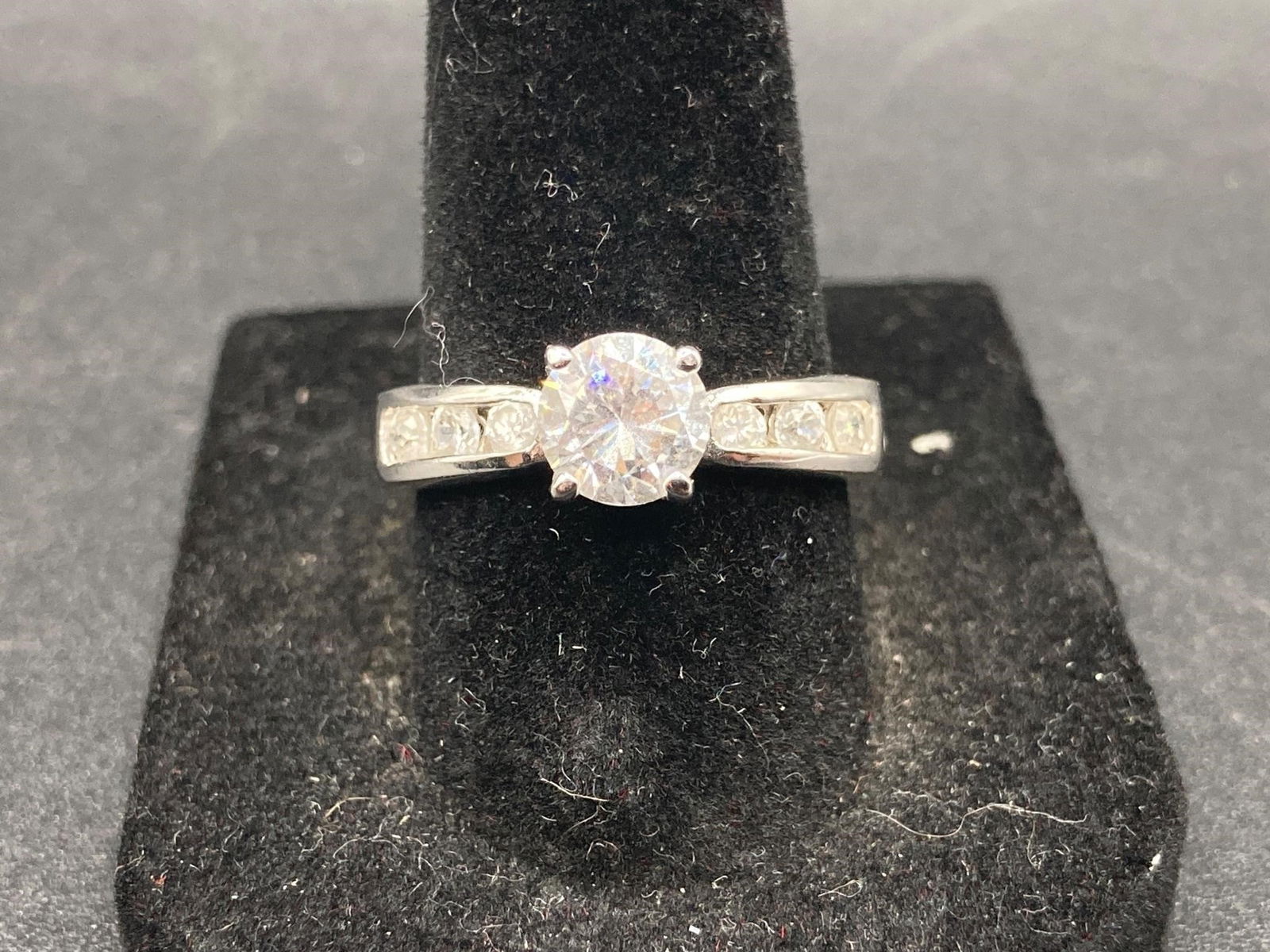 Silver Tone Cubic Zirconia Ring Size 7 1/2 (1 of 5)