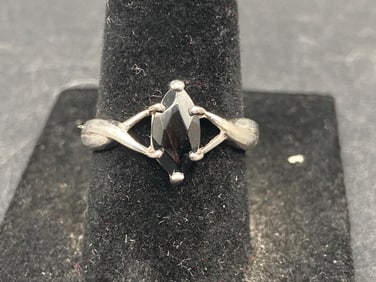 Avon Sterling Silver Black Sapphire Ring Size 6.5