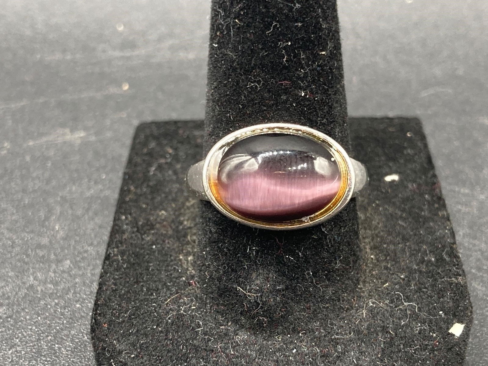 Silver Tone Cat's Eye Ring Size 7 1/2 (1 of 5)