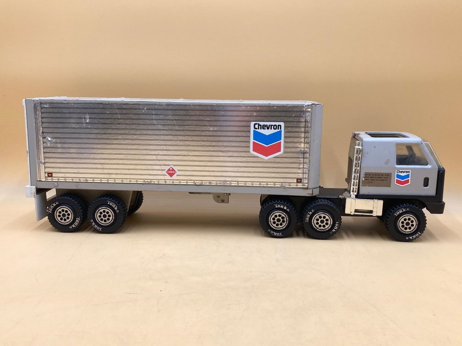 Vintage Tonka Chevron Semi Truck Toy (1 of 9)