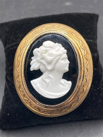 Avon Cameo Brooch Pin