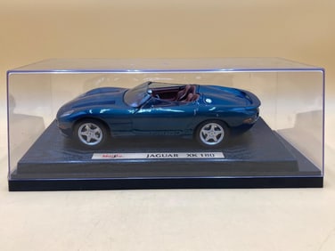 Maisto 1/18 Jaguar XK 180 Die Cast
