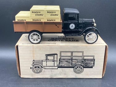Ertl 1/25 1931 Hawkeye Crate Truck Die Cast