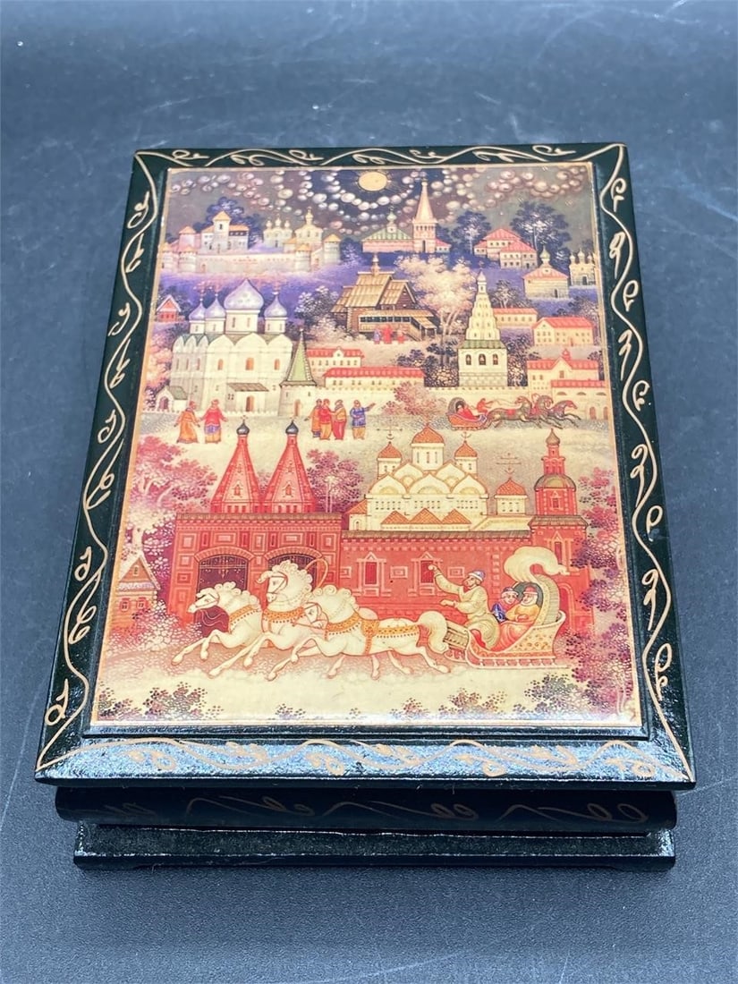 Russian Black Lacquer Trinket Box (1 of 10)