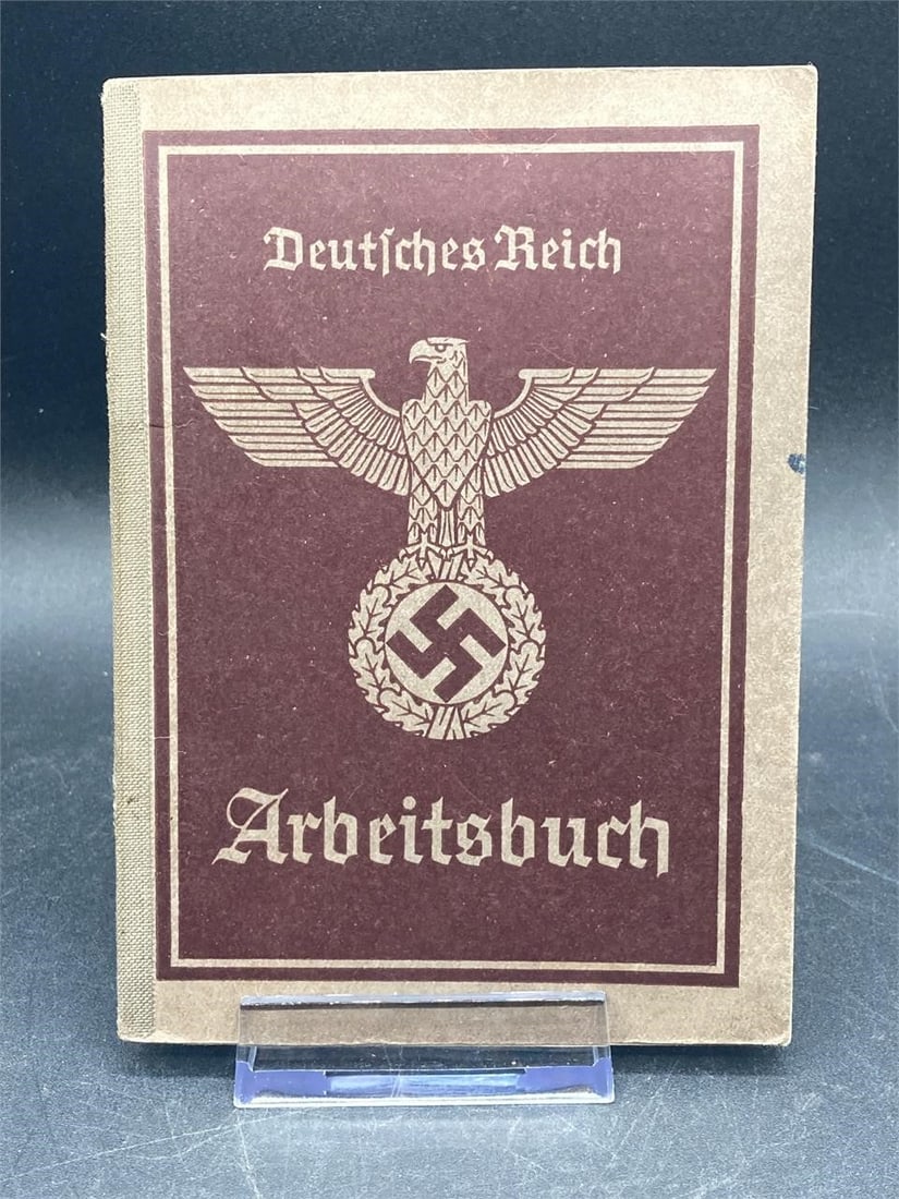 WWII German Deutsches Reich Arbeitsbuch Work Book: Original world war II German Deutsches Reich Arbeitsbuch work book papers. Dated February 1935 on cover page with hand written logs on some pages as noted in photos. Item is in excellent condition.Mea