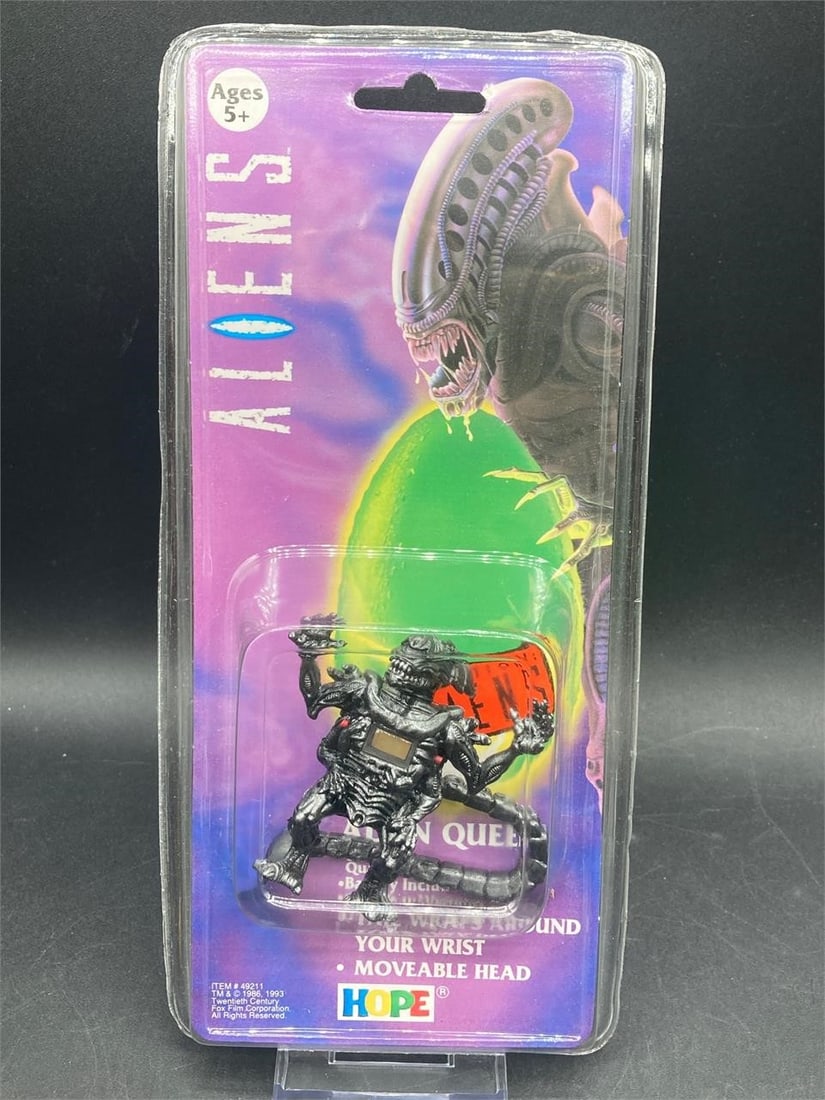 Vintage Aliens Alien Queen Digital Clock (1 of 4)