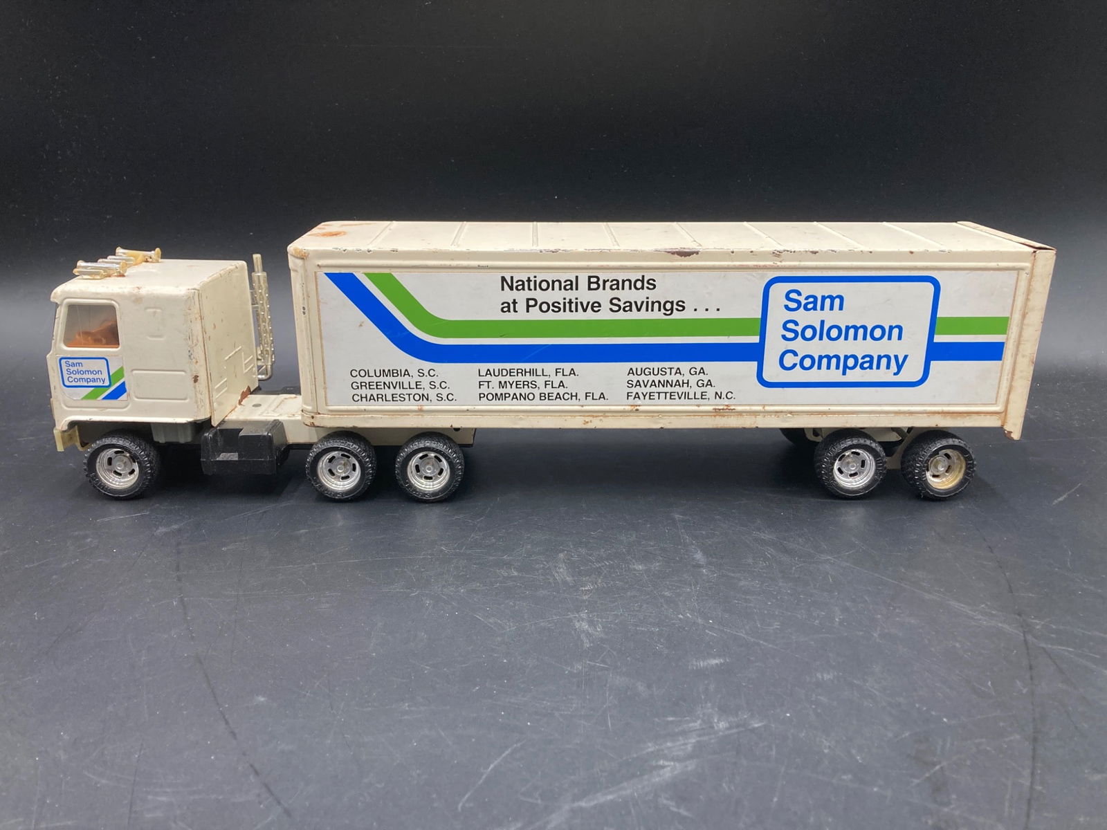 Ertl Sam Solomon Company Toy Truck (1 of 8)