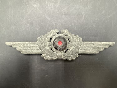 WWII German Luftwaffe Visor Cap Wreath and Cockade Badge