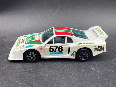 Burago 1/43 Lancia Beta Montecarlo Diecast