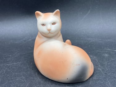 1984 Avon Ceramic Cat Figurine